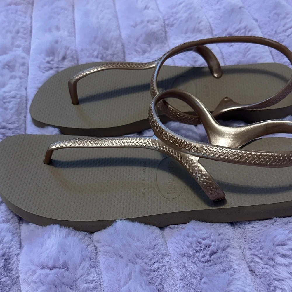 Havaianas Women's Gold Sandals - Picture 6 of 7